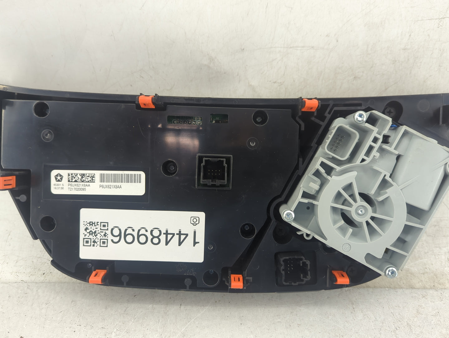 2018-2020 Chrysler Pacifica Climate Control Module Temperature AC/Heater Replacement P/N:P6UX621X8AA Fits Fits 2018 2019 202