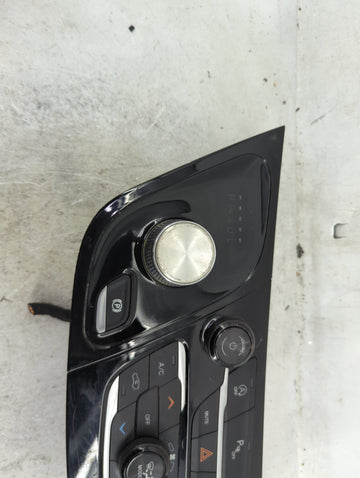 2018-2020 Chrysler Pacifica Climate Control Module Temperature AC/Heater Replacement P/N:P6UX671X8AA Fits Fits 2018 2019 2020 OEM Used Auto Parts