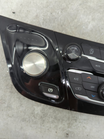 2018-2020 Chrysler Pacifica Climate Control Module Temperature AC/Heater Replacement P/N:P6UX671X8AA Fits Fits 2018 2019 2020 OEM Used Auto Parts