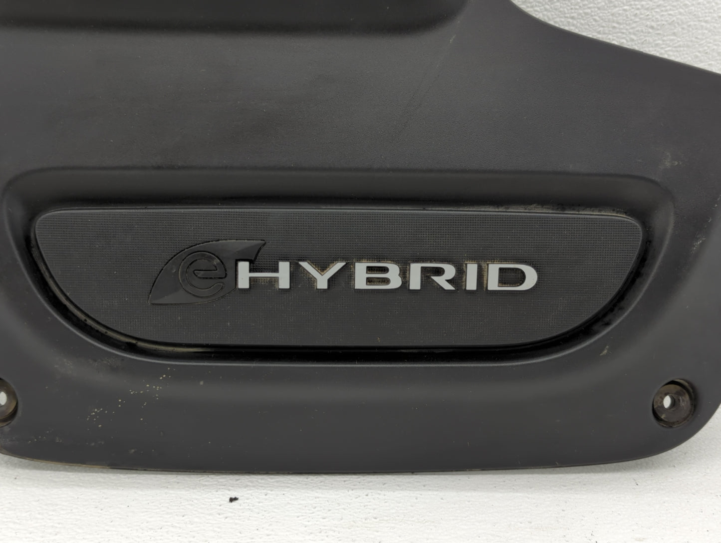 2020 Chrysler Pacifica Engine Cover - Oemusedautoparts1.com