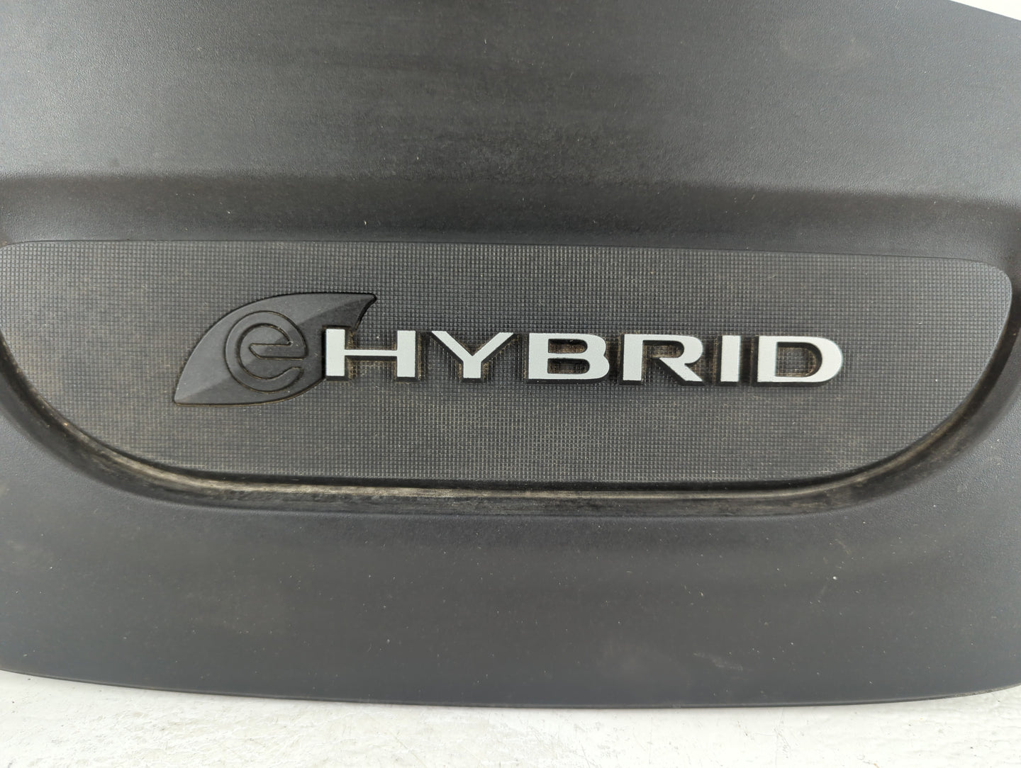 2020 Chrysler Pacifica Engine Cover - Oemusedautoparts1.com