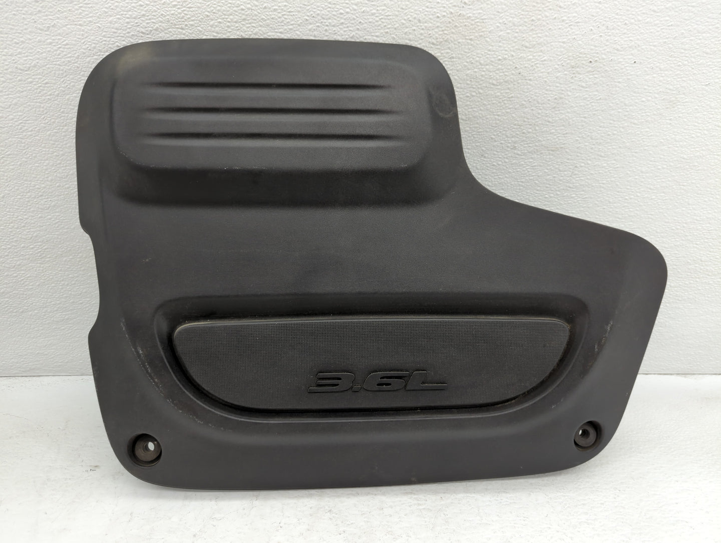 2020 Chrysler Pacifica Engine Cover - Oemusedautoparts1.com