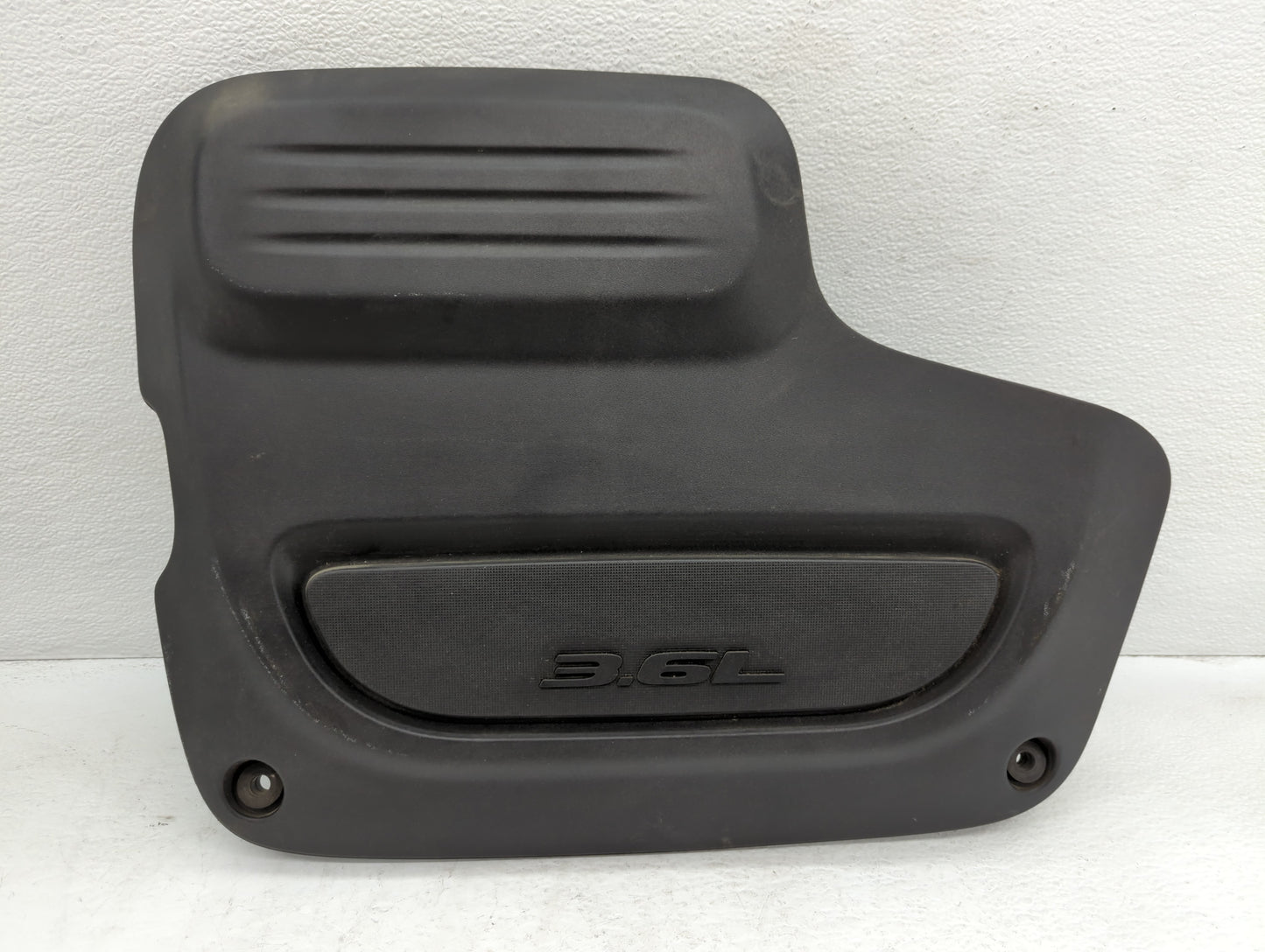2020 Chrysler Pacifica Engine Cover - Oemusedautoparts1.com