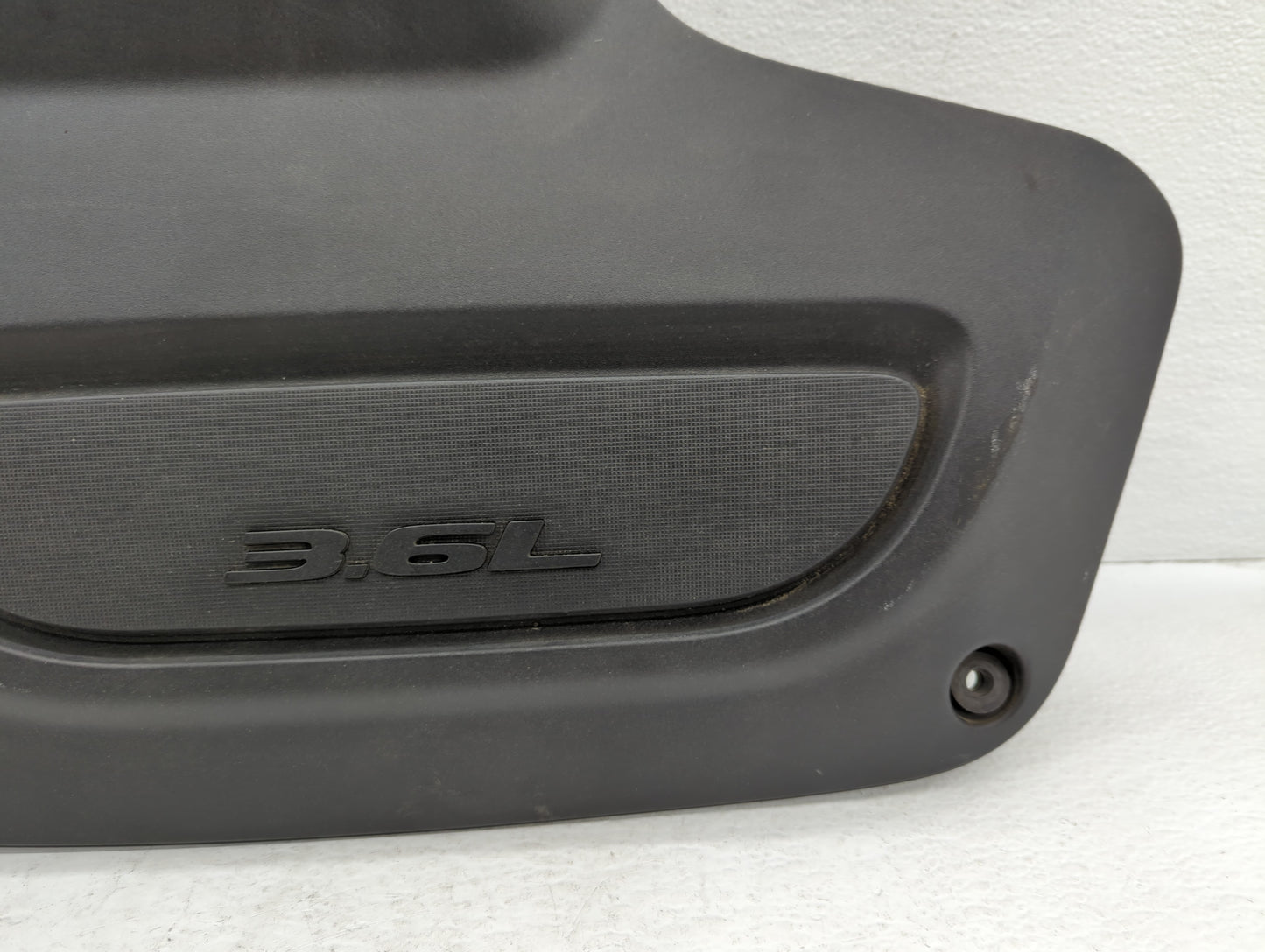 2020 Chrysler Pacifica Engine Cover - Oemusedautoparts1.com