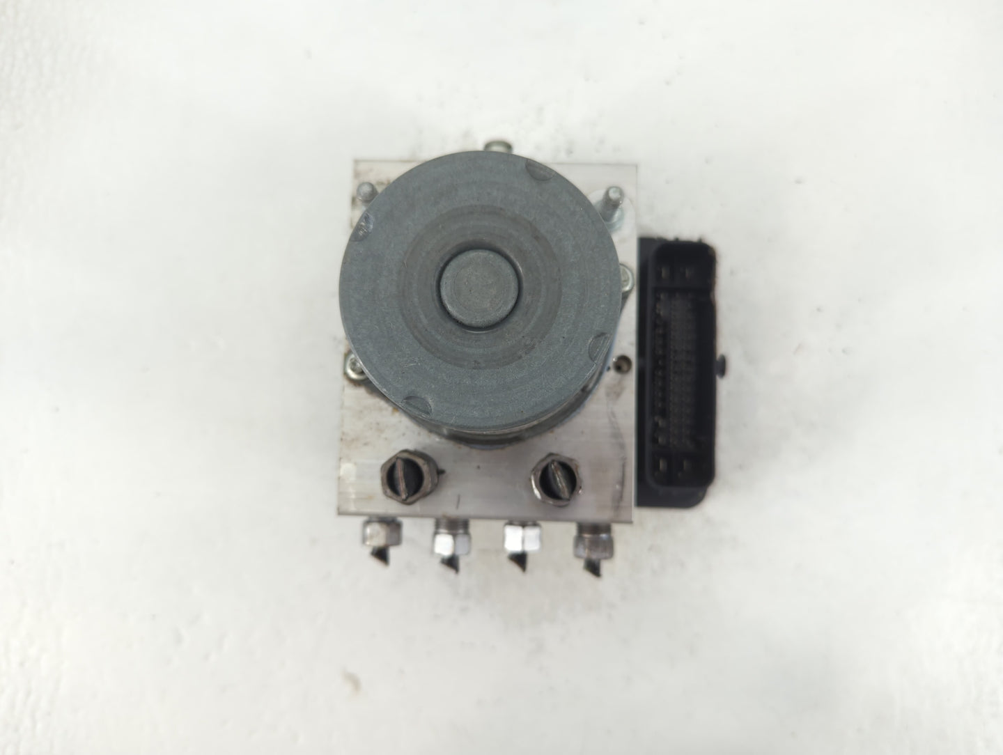 2019-2020 Chrysler Pacifica ABS Pump Control Module Replacement P/N:68438479AB Fits Fits 2019 2020 OEM Used Auto Parts - Oem