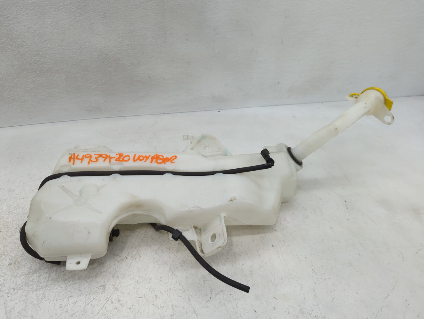 2020-2022 Chrysler Voyager Windshield Washer Fluid Reservoir Bottle Oem - Oemusedautoparts1.com