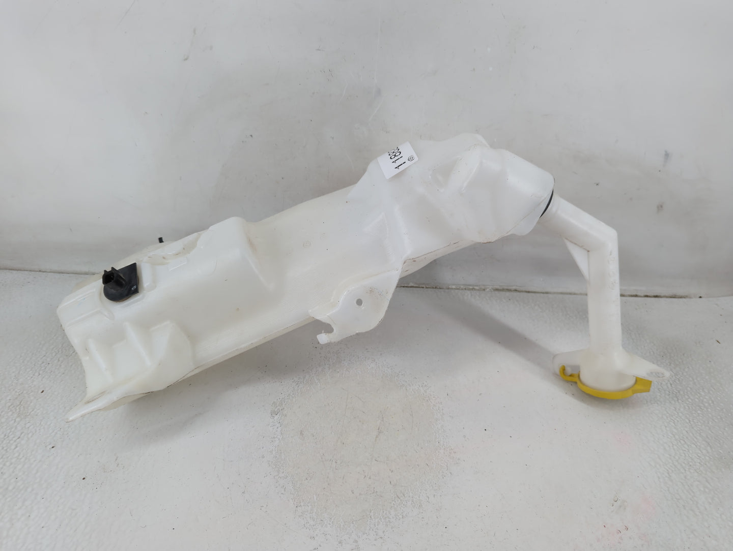 2020-2022 Chrysler Voyager Windshield Washer Fluid Reservoir Bottle Oem - Oemusedautoparts1.com