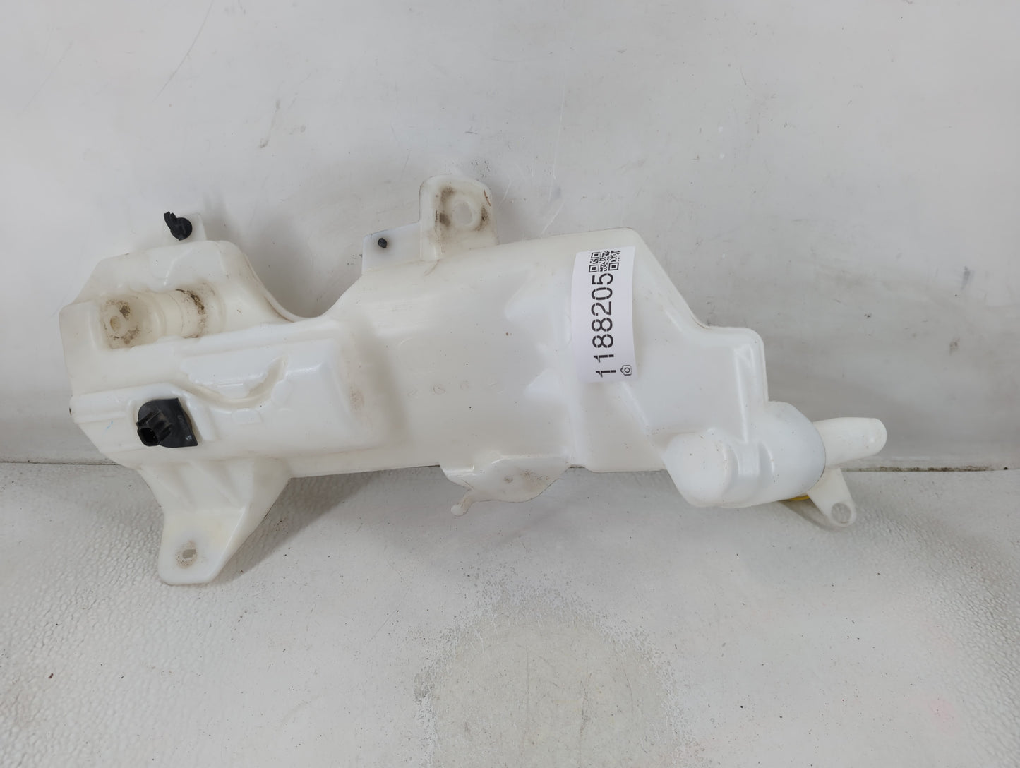 2020-2022 Chrysler Voyager Windshield Washer Fluid Reservoir Bottle Oem - Oemusedautoparts1.com