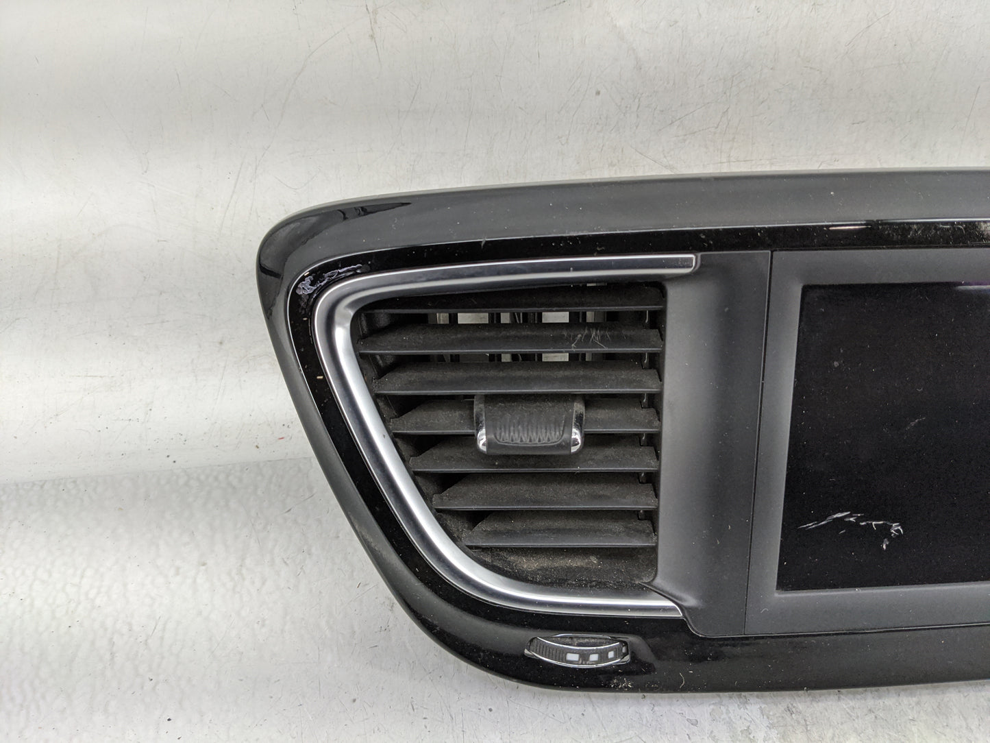 2020 Chrysler Voyager Radio AM FM Cd Player Receiver Replacement P/N:68428471AC Fits OEM Used Auto Parts - Oemusedautoparts1