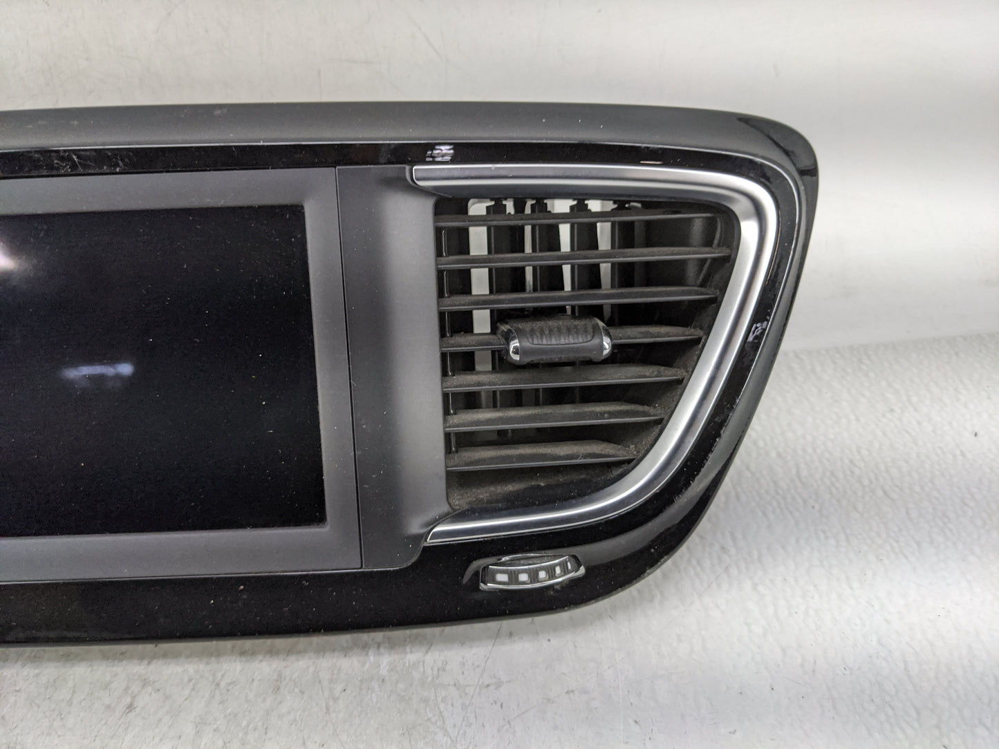 2020 Chrysler Voyager Radio AM FM Cd Player Receiver Replacement P/N:68428471AC Fits OEM Used Auto Parts - Oemusedautoparts1