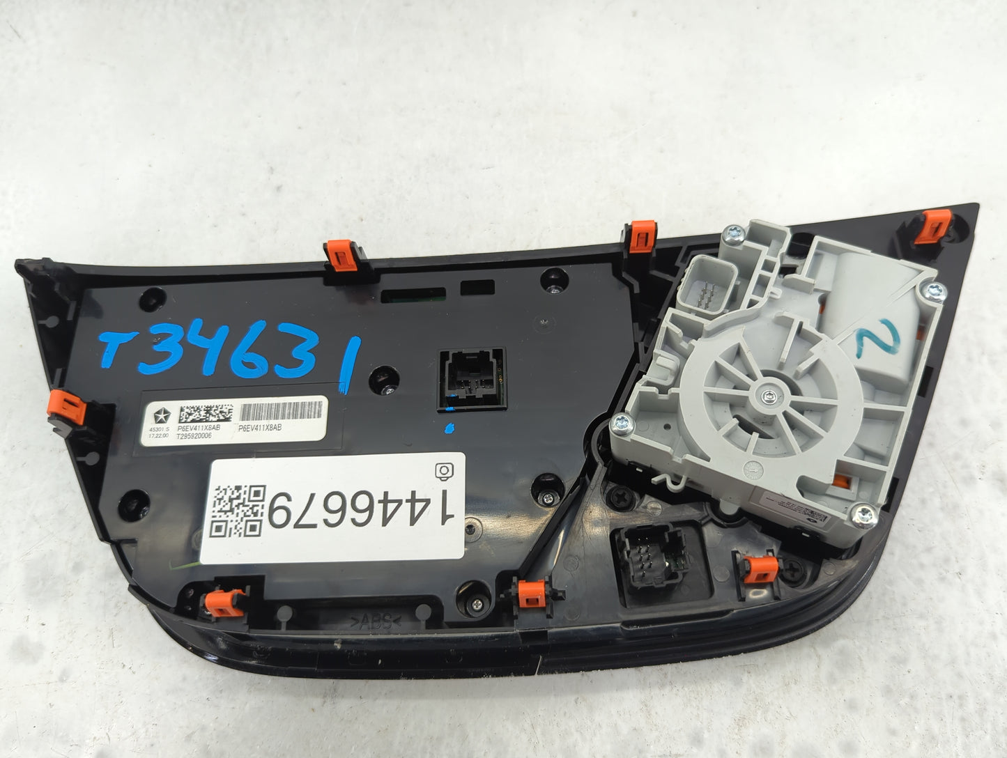 2020 Chrysler Voyager Climate Control Module Temperature AC/Heater Replacement P/N:P6EV411X8AB 68240089AL Fits Fits 2018 201