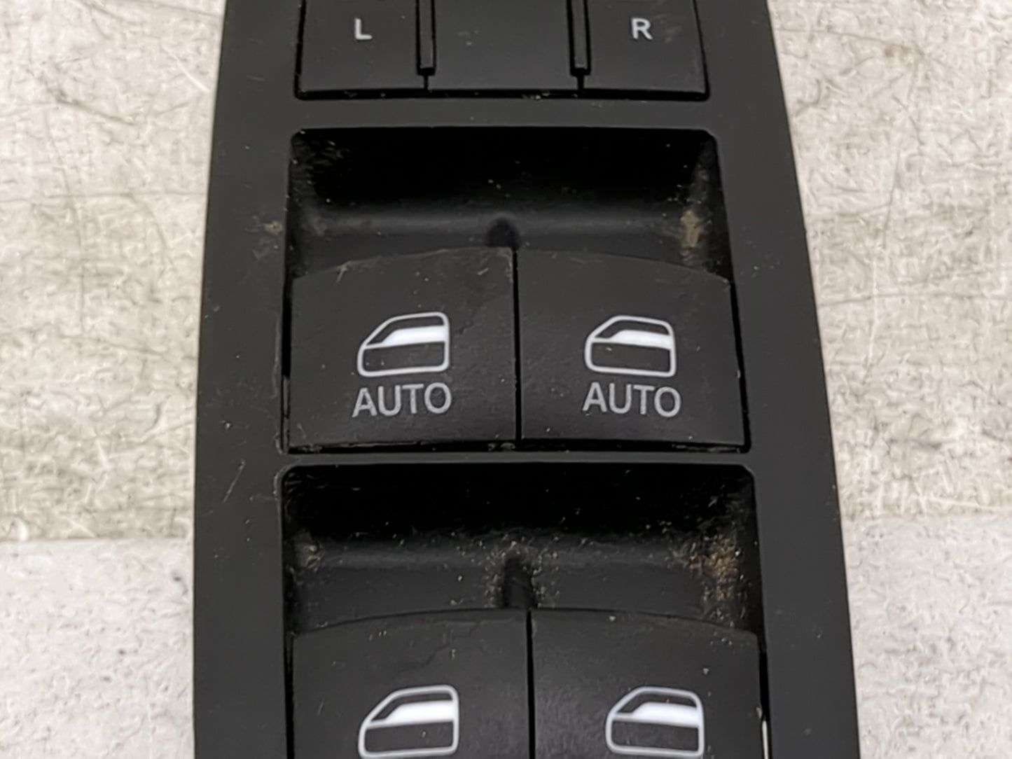 2020-2022 Chrysler Voyager Master Power Window Switch Replacement Driver Side Left P/N:10123670 Fits OEM Used Auto Parts - O