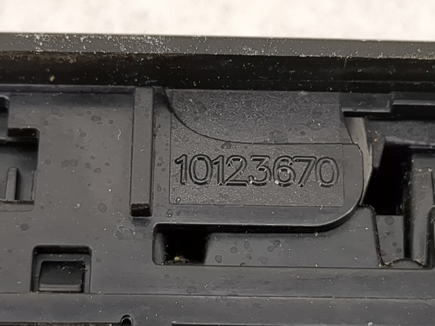 2020-2022 Chrysler Voyager Master Power Window Switch Replacement Driver Side Left P/N:10123670 Fits OEM Used Auto Parts - O