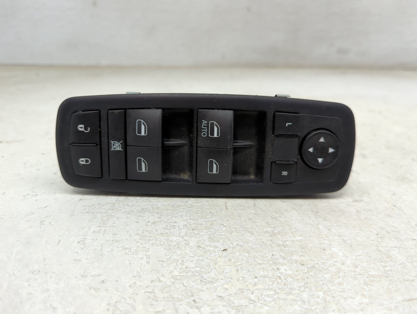 2020-2021 Chrysler Voyager Master Power Window Switch Replacement Driver Side Left P/N:68275252AE Fits OEM Used Auto Parts -