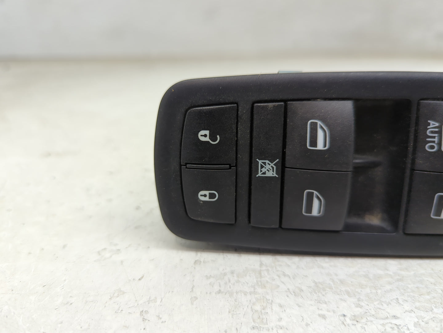 2020-2021 Chrysler Voyager Master Power Window Switch Replacement Driver Side Left P/N:68275252AE Fits OEM Used Auto Parts -