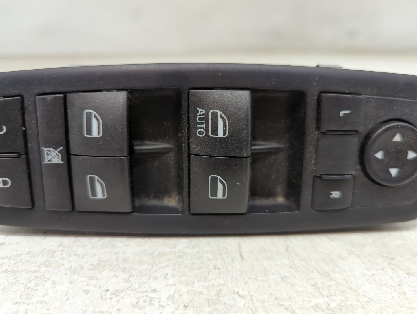 2020-2021 Chrysler Voyager Master Power Window Switch Replacement Driver Side Left P/N:68275252AE Fits OEM Used Auto Parts -