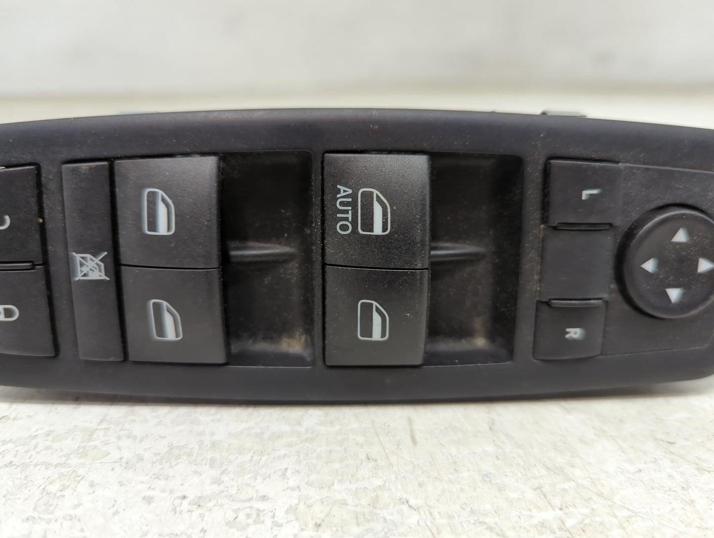 2020-2021 Chrysler Voyager Master Power Window Switch Replacement Driver Side Left P/N:68275252AE Fits OEM Used Auto Parts -
