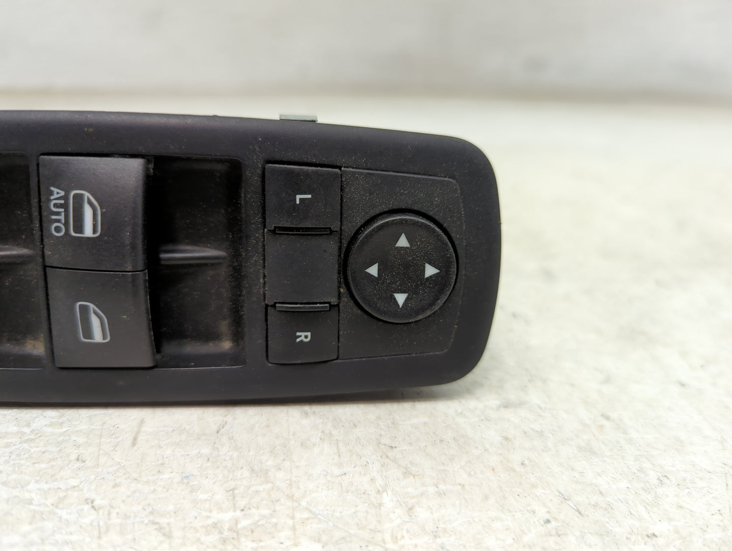 2020-2021 Chrysler Voyager Master Power Window Switch Replacement Driver Side Left P/N:68275252AE Fits OEM Used Auto Parts -