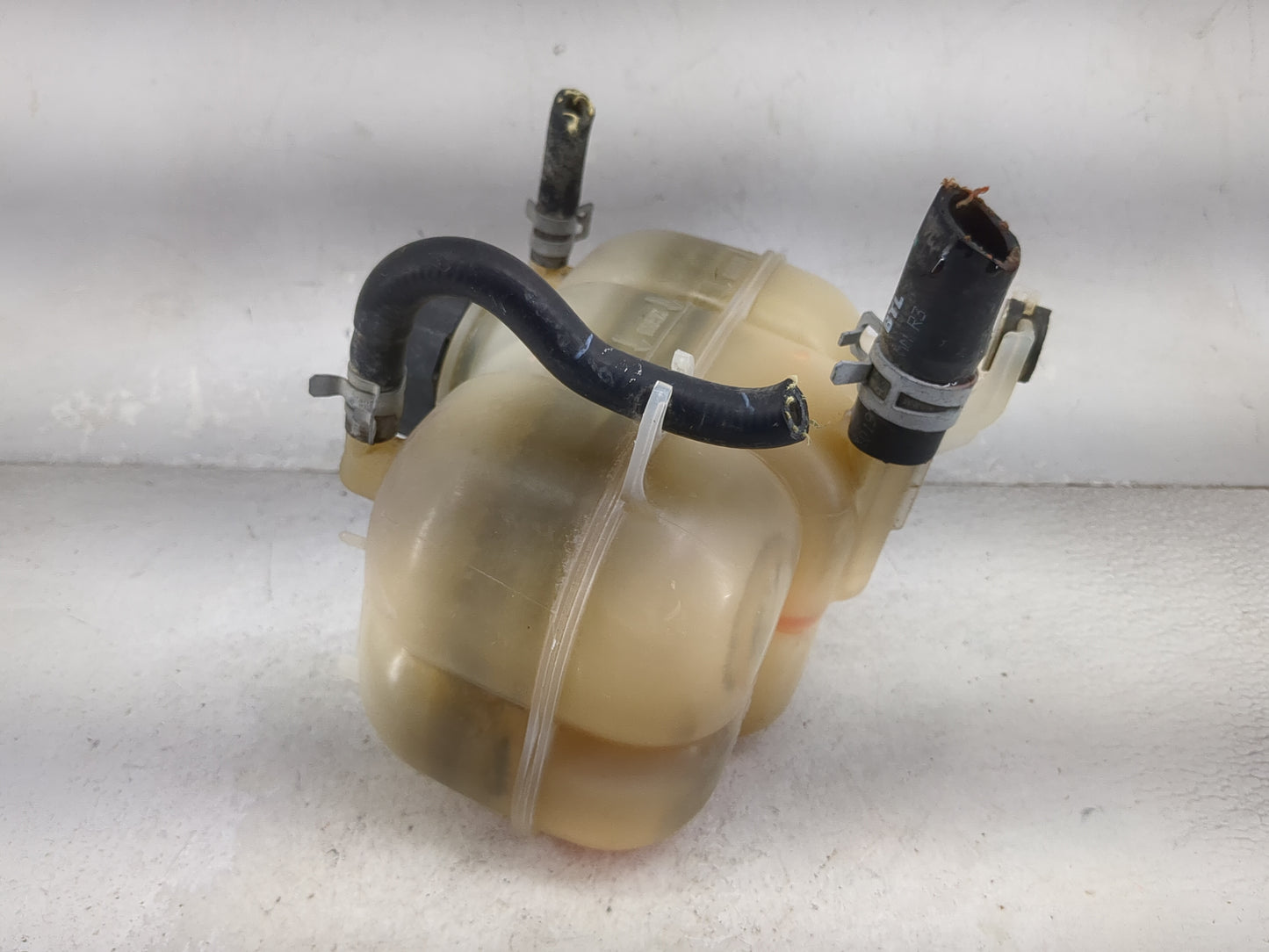 2020 Chrysler Voyager Radiator Coolant Overflow Expansion Tank Bottle 1477209 - Oemusedautoparts1.com