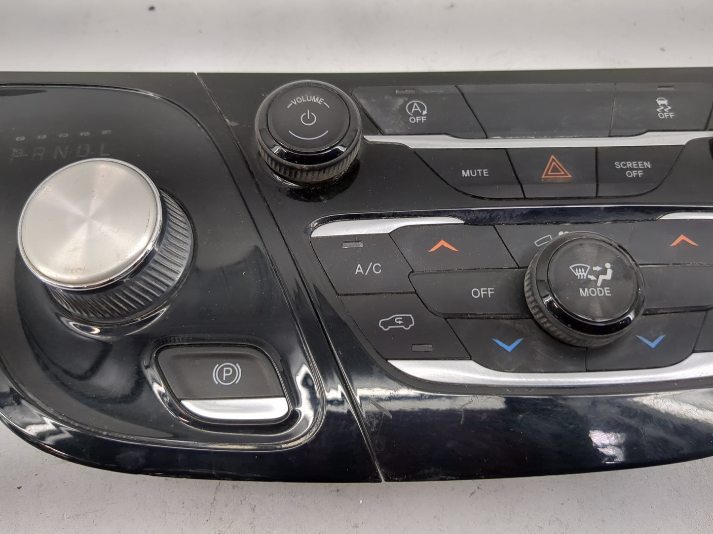 2020 Chrysler Voyager Climate Control Module Temperature AC/Heater Replacement P/N:P6UX651X8AA Fits OEM Used Auto Parts - Oe