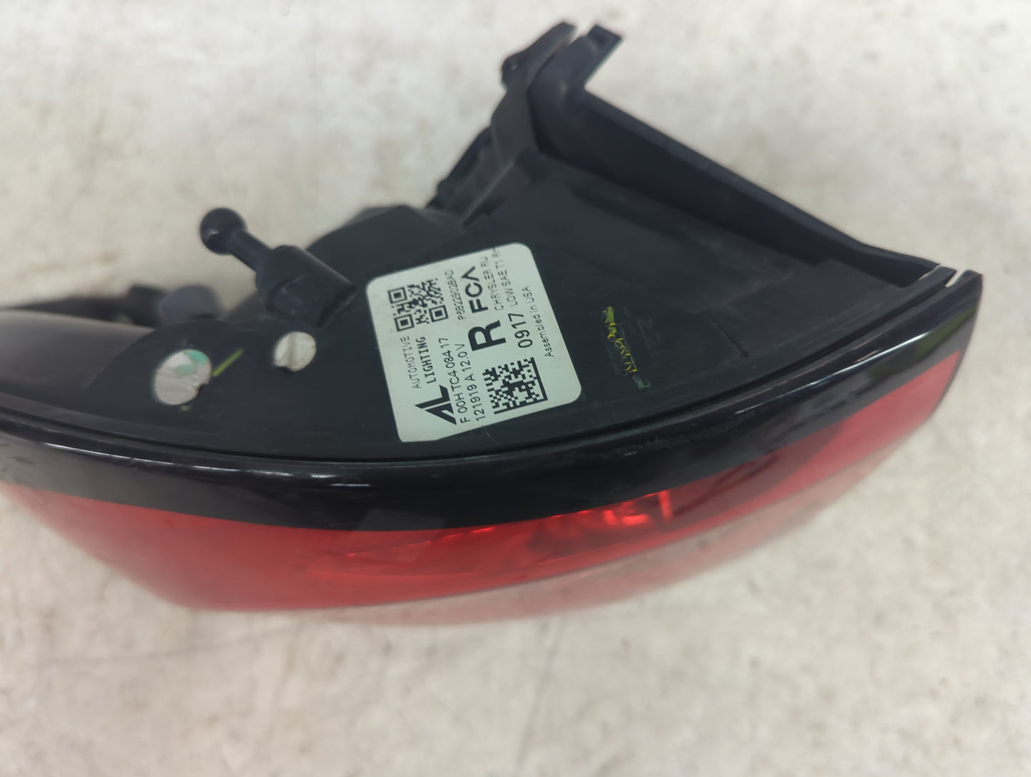 2020-2022 Chrysler Voyager Tail Light Assembly Passenger Right OEM P/N:68229320AC Fits Fits 2017 2018 2019 2020 2021 2022 OE