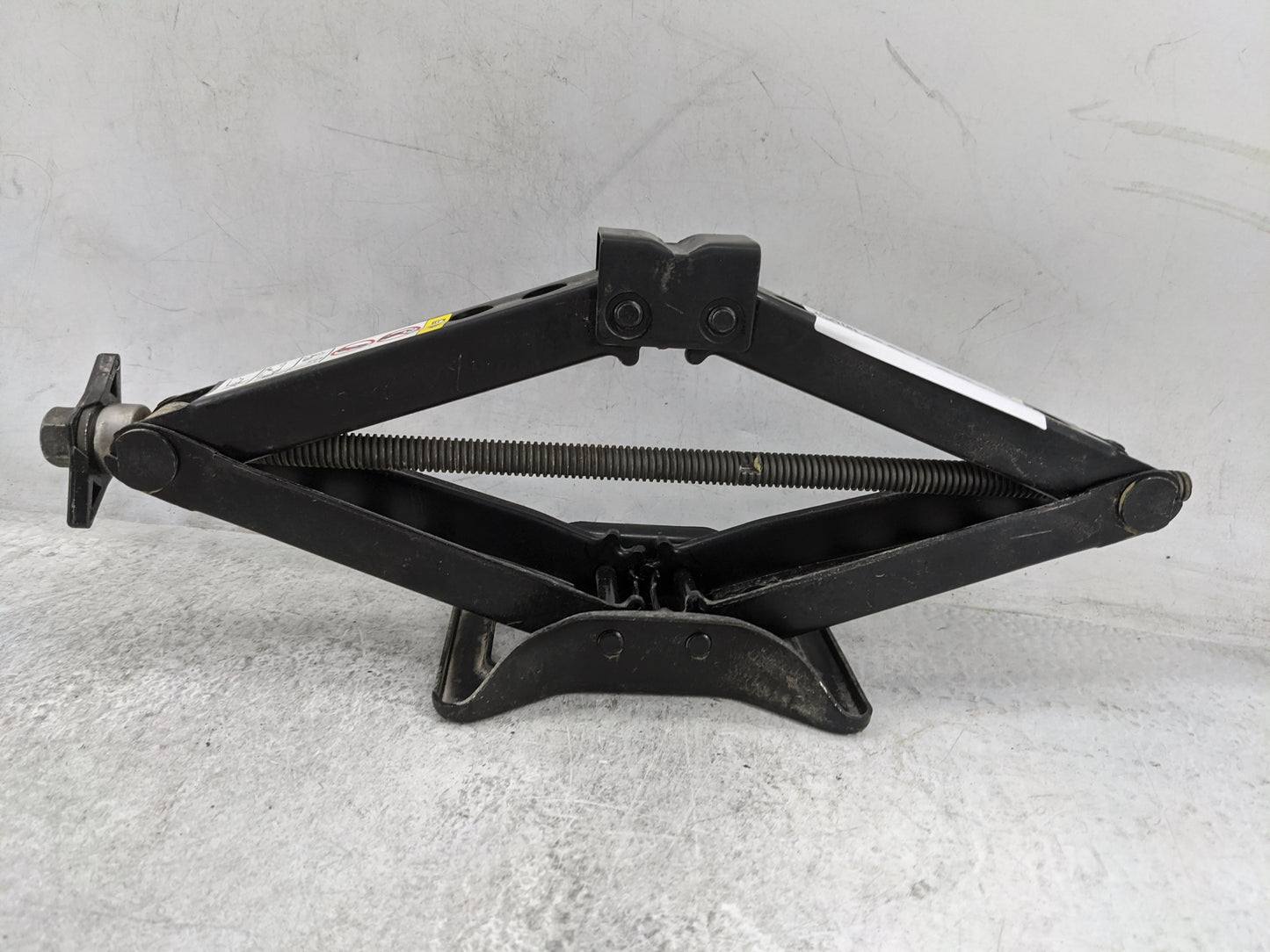 2020 Chrysler Voyager Spare Scissor Car Jack Black - Oemusedautoparts1.com