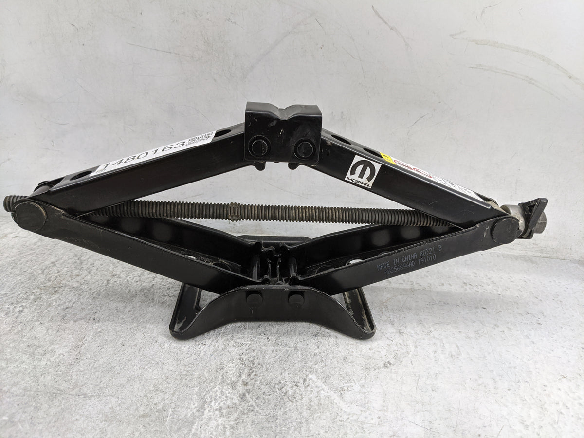 2020 Chrysler Voyager Spare Scissor Car Jack Black - Oemusedautoparts1.com