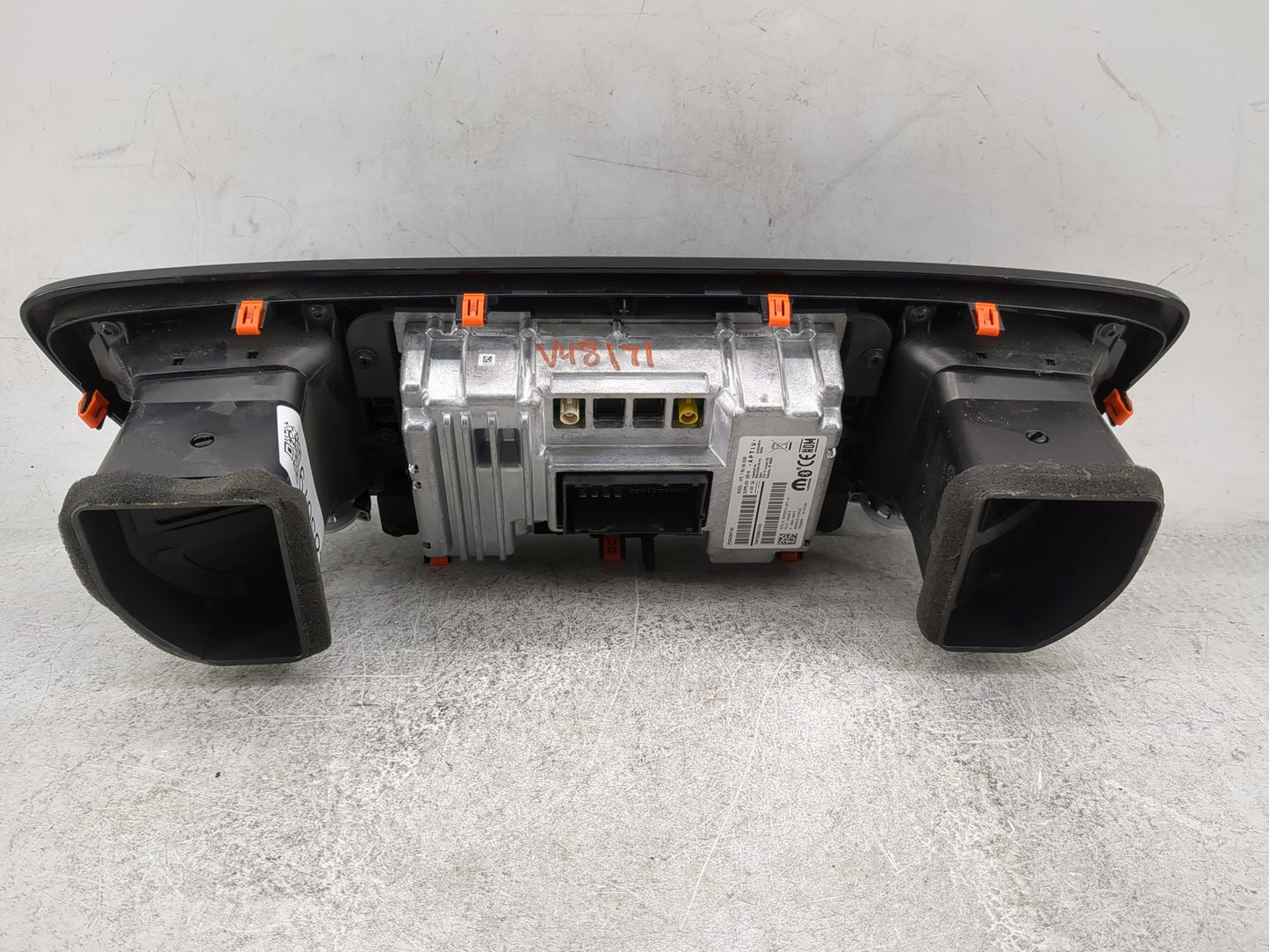2020-2021 Chrysler Voyager Information Display Screen 1483079 - Oemusedautoparts1.com