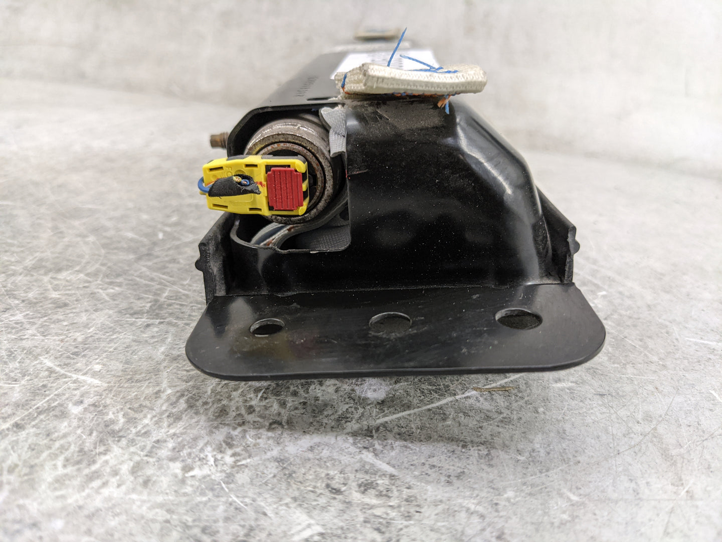 2020-2022 Chrysler Voyager Air Bag Passenger Right Knee OEM P/N:P68186539AF TNEKB347920937 Fits Fits 2017 2018 2019 2020 202
