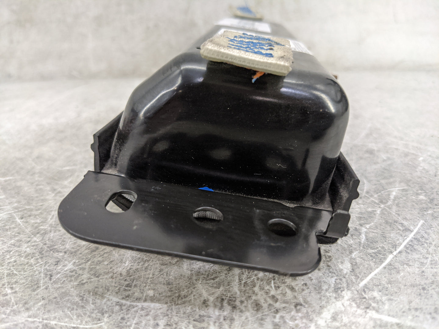2020-2022 Chrysler Voyager Air Bag Passenger Right Knee OEM P/N:P68186539AF TNEKB347920937 Fits Fits 2017 2018 2019 2020 202