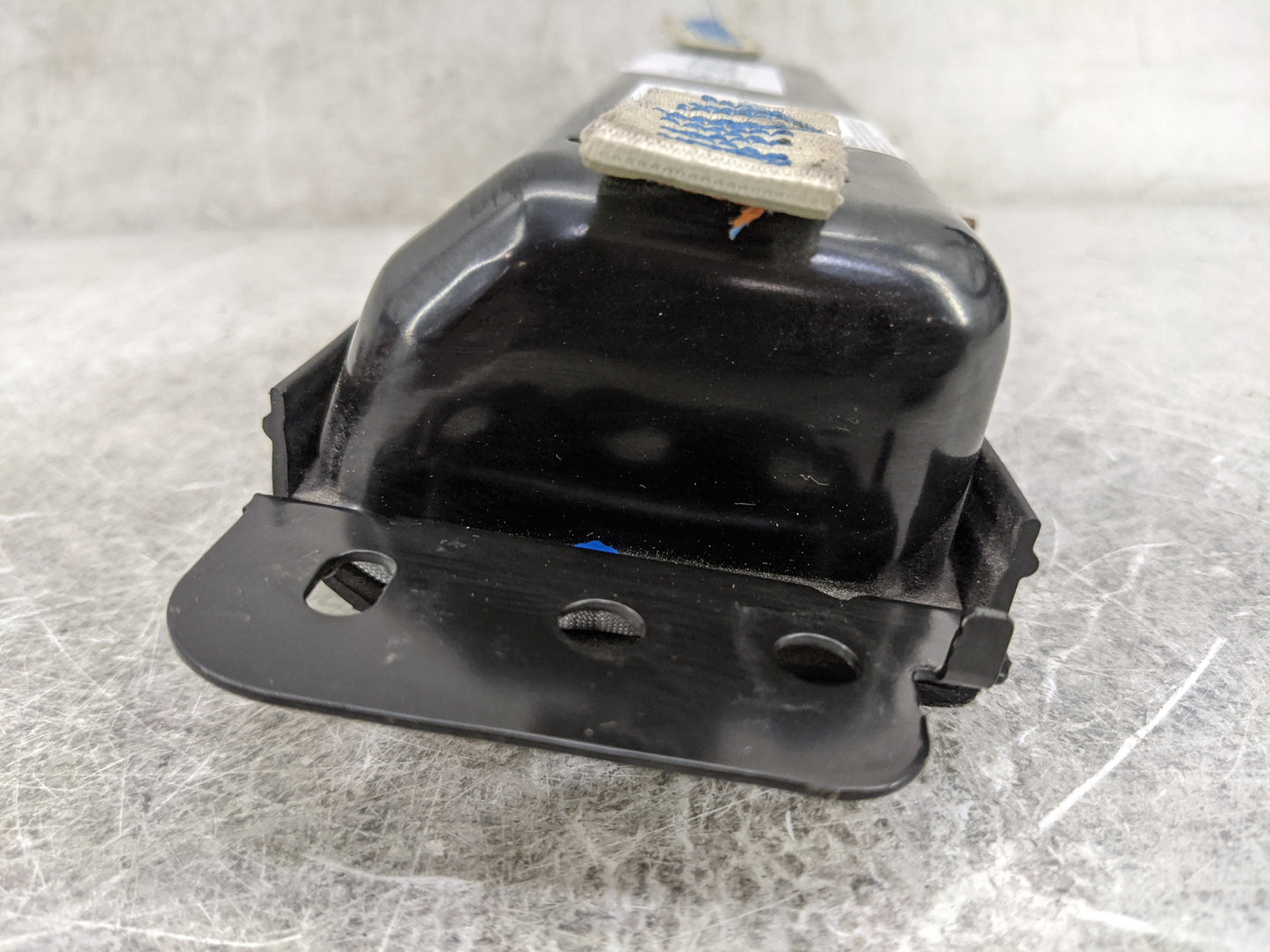 2020-2022 Chrysler Voyager Air Bag Passenger Right Knee OEM P/N:P68186539AF TNEKB347920937 Fits Fits 2017 2018 2019 2020 202