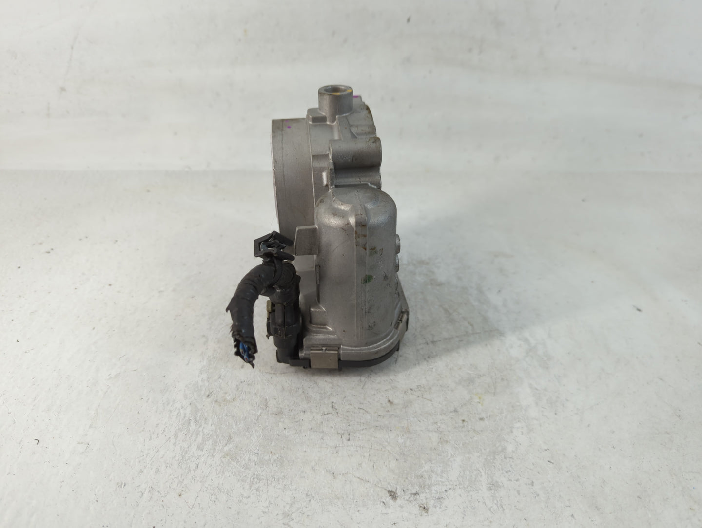 2020-2022 Chrysler Voyager Throttle Body P/N:20230718 677012 Fits Fits 2011 2012 2013 2014 2015 2016 2017 2018 2019 2020 202