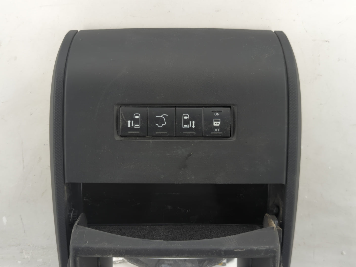 2020 Dodge Caravan Overhead Roof Console - Oemusedautoparts1.com