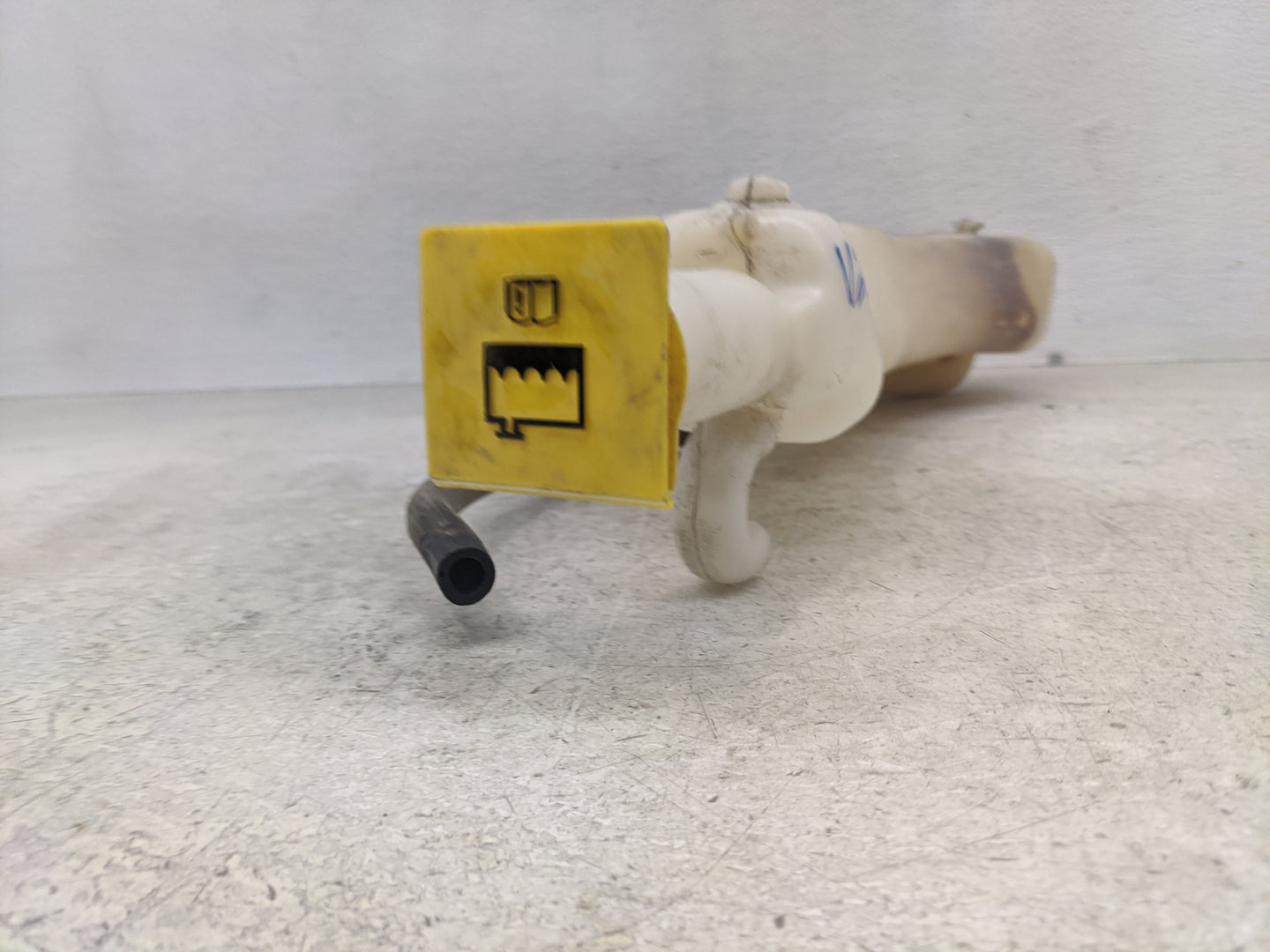 Dodge Caravan Windshield Washer Fluid Reservoir Bottle Oem - Oemusedautoparts1.com