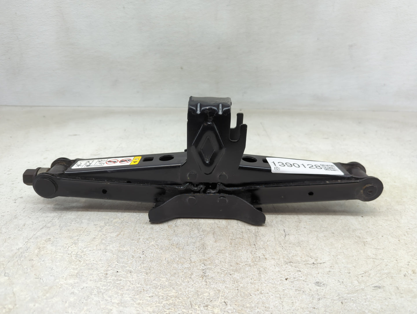 2020 Dodge Caravan Spare Scissor Car Jack - Oemusedautoparts1.com