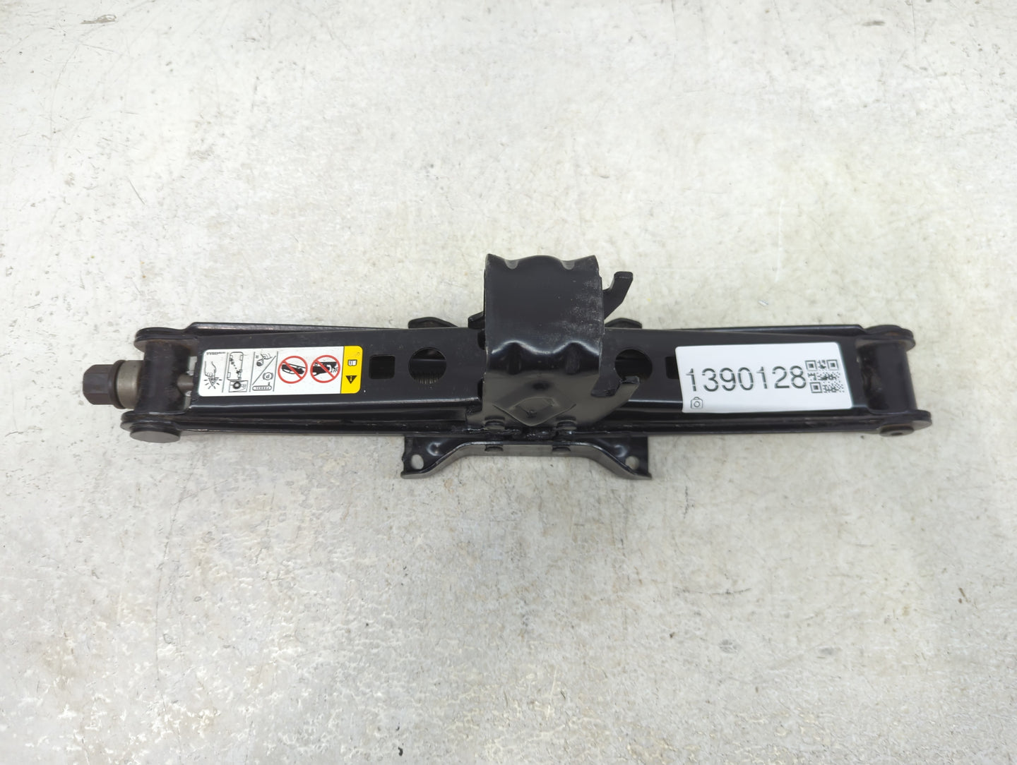 2020 Dodge Caravan Spare Scissor Car Jack - Oemusedautoparts1.com