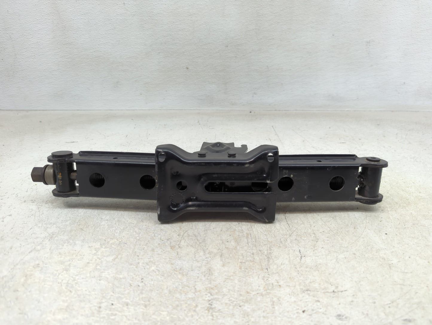 2020 Dodge Caravan Spare Scissor Car Jack - Oemusedautoparts1.com