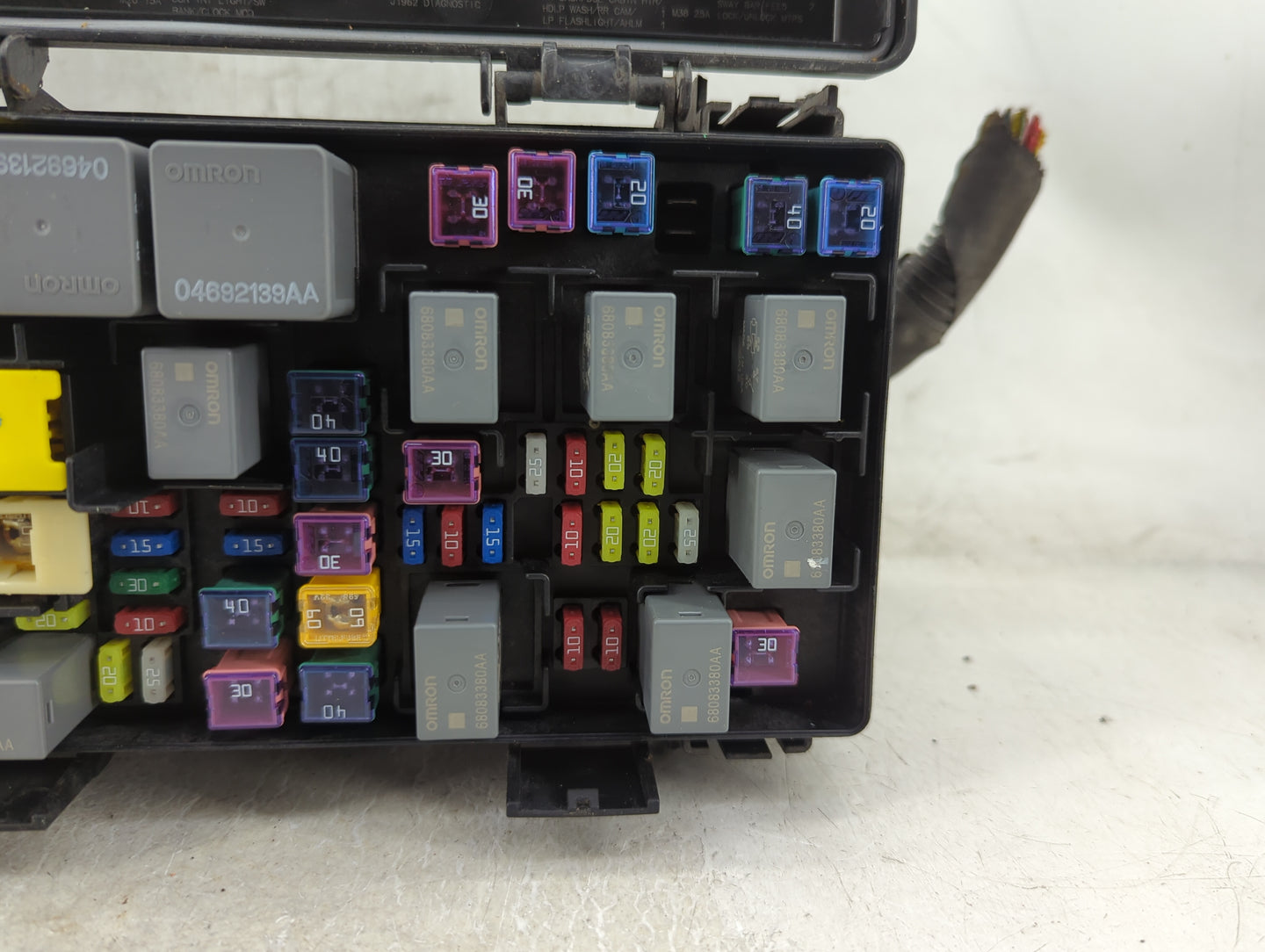Dodge Caravan Fusebox Fuse Box Relay Module Tipm 68239606aa - Oemusedautoparts1.com