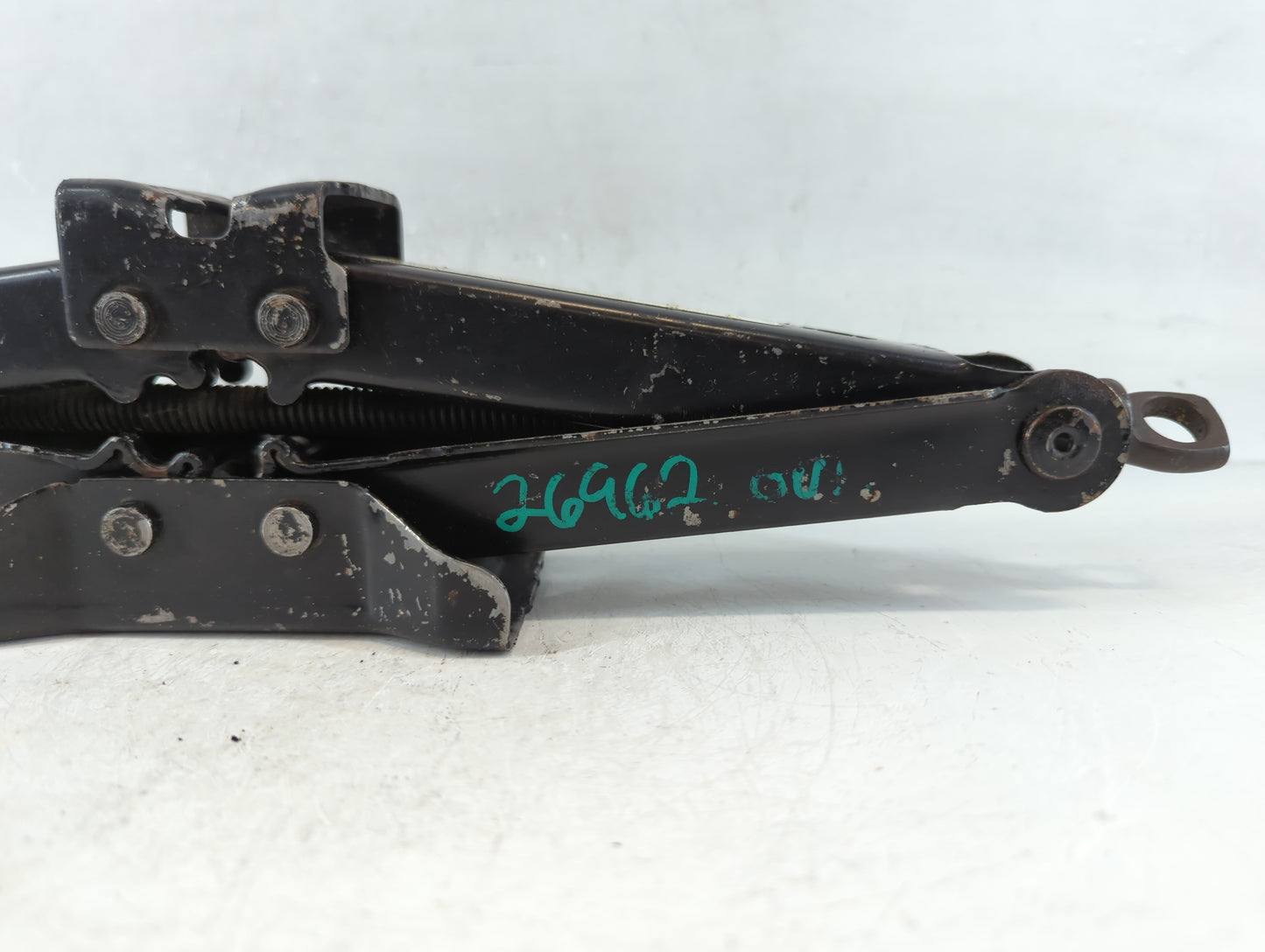 2020 Dodge Caravan Spare Scissor Car Jack - Oemusedautoparts1.com