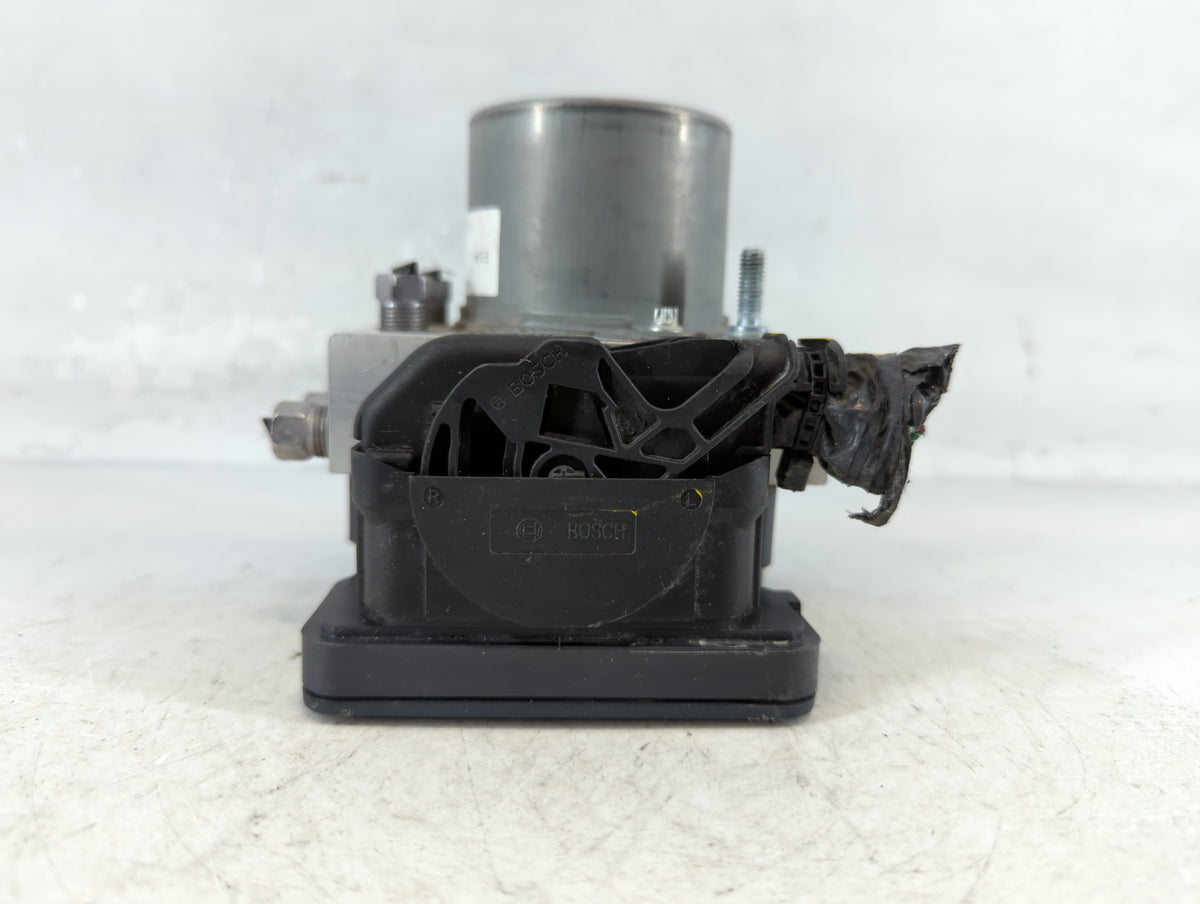 2020 Dodge Caravan Anti-Lock Brake ABS Pump Module Actuator OEM P/N:P68443867AA Fits Fits 2015 2016 2017 2018 2019 OEM Used 