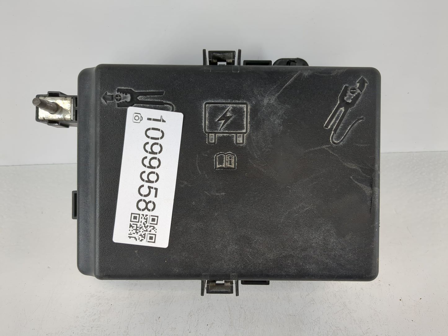 2020 Dodge Challenger Fusebox Fuse Box Panel Relay Module P/N:P68428812AC Fits OEM Used Auto Parts - Oemusedautoparts1.com