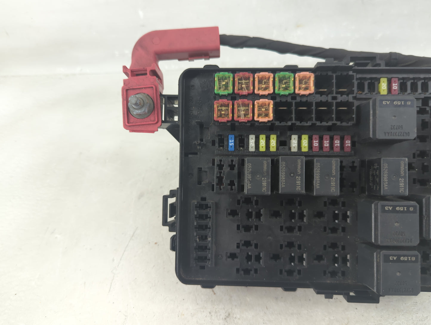 2019-2020 Dodge Charger Fusebox Fuse Box Panel Relay Module P/N:P68384404AC Fits Fits 2019 2020 OEM Used Auto Parts - Oemuse