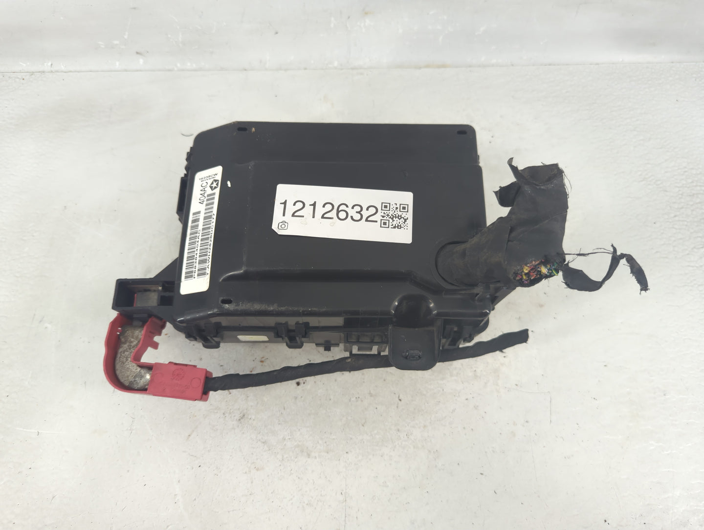 2019-2020 Dodge Charger Fusebox Fuse Box Panel Relay Module P/N:P68384404AC Fits Fits 2019 2020 OEM Used Auto Parts - Oemuse