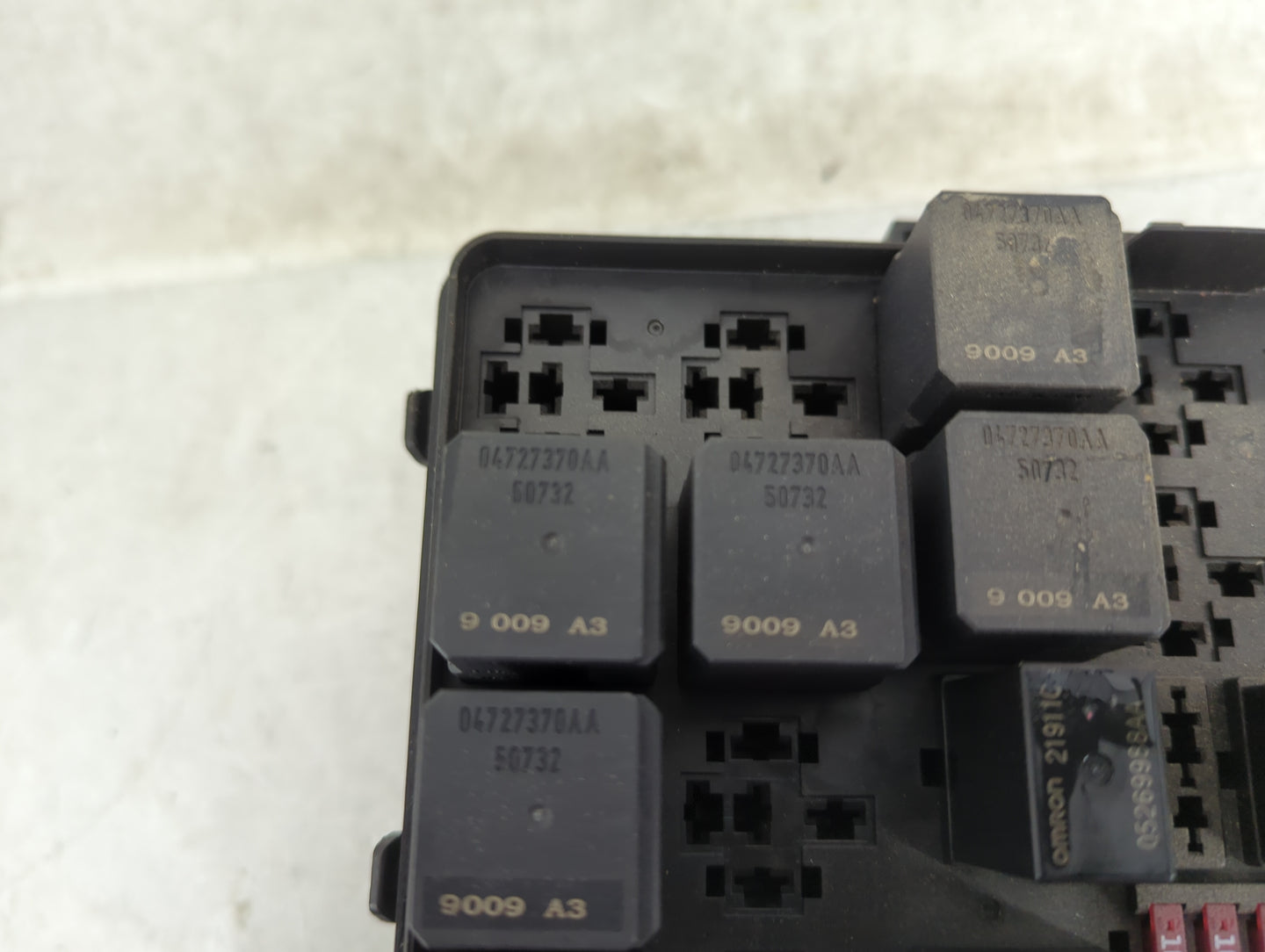 2019-2020 Dodge Charger Fusebox Fuse Box Panel Relay Module P/N:7171-5690-30 P68427004AC Fits Fits 2019 2020 OEM Used Auto P