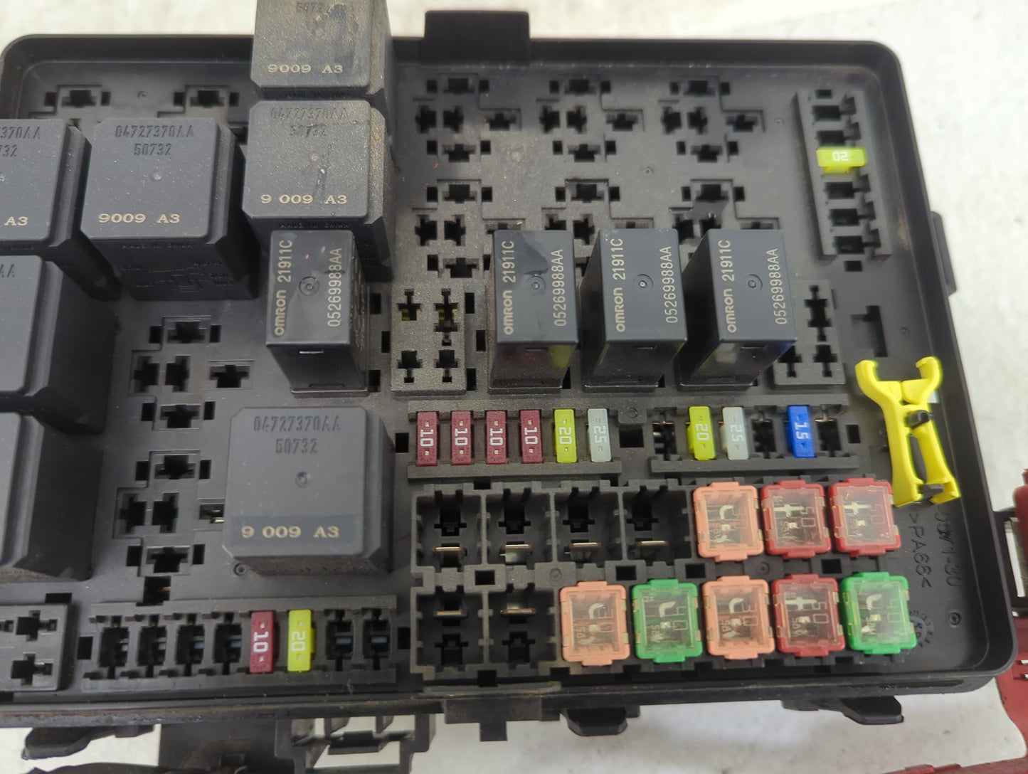 2019-2020 Dodge Charger Fusebox Fuse Box Panel Relay Module P/N:7171-5690-30 P68427004AC Fits Fits 2019 2020 OEM Used Auto P
