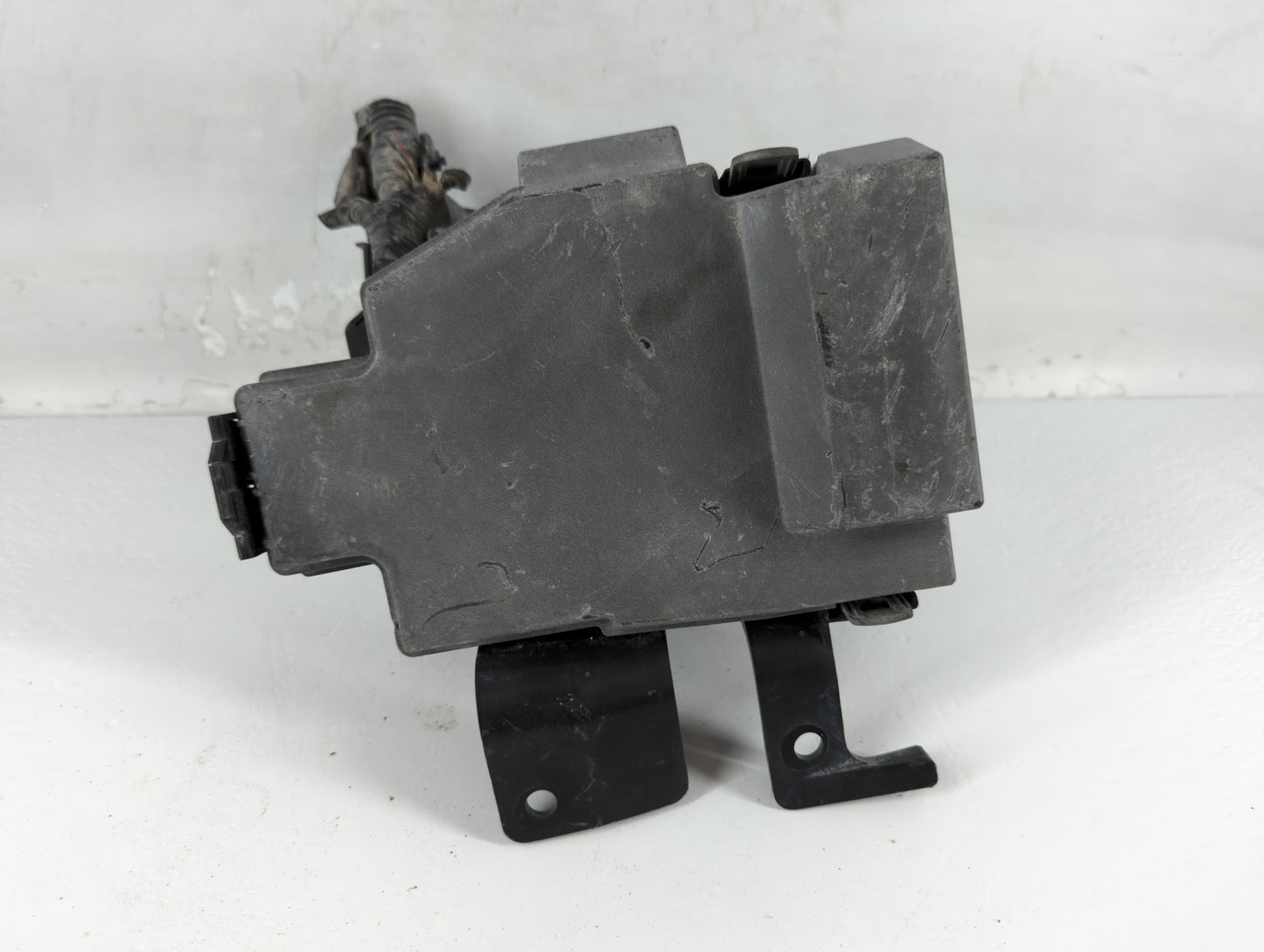 2019-2020 Dodge Charger Fusebox Fuse Box Panel Relay Module P/N:K7525 GEG1-66761 Fits Fits 2019 2020 OEM Used Auto Parts - O