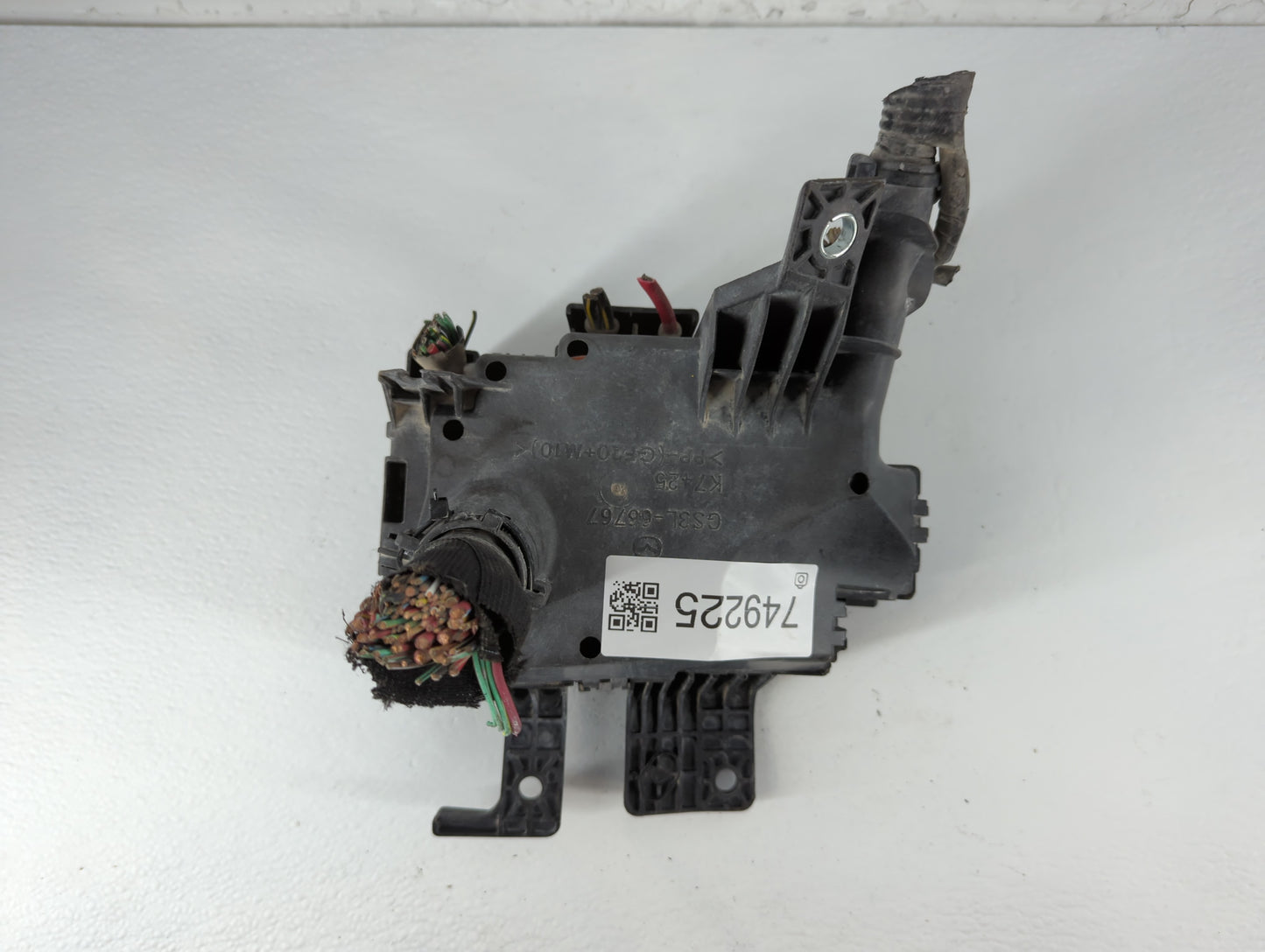 2019-2020 Dodge Charger Fusebox Fuse Box Panel Relay Module P/N:K7525 GEG1-66761 Fits Fits 2019 2020 OEM Used Auto Parts - O
