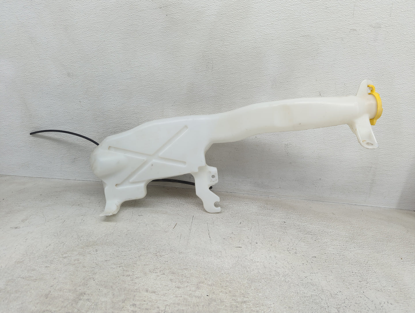 2011-2022 Dodge Durango Windshield Washer Fluid Reservoir Bottle Oem - Oemusedautoparts1.com