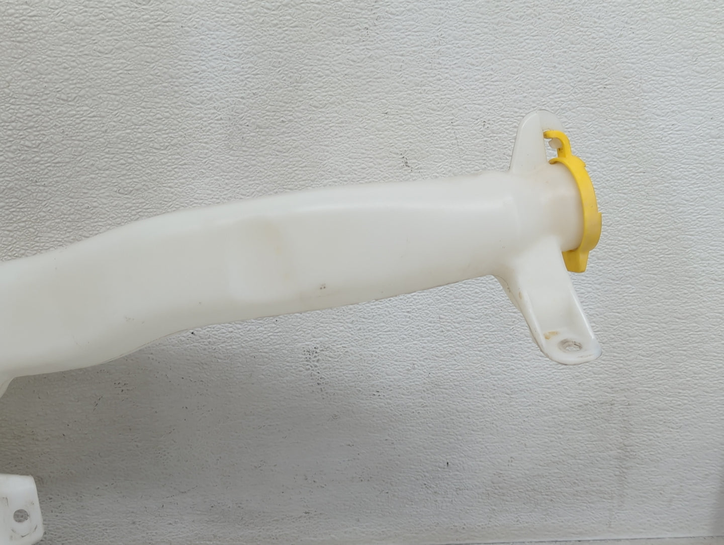 2011-2022 Dodge Durango Windshield Washer Fluid Reservoir Bottle Oem - Oemusedautoparts1.com