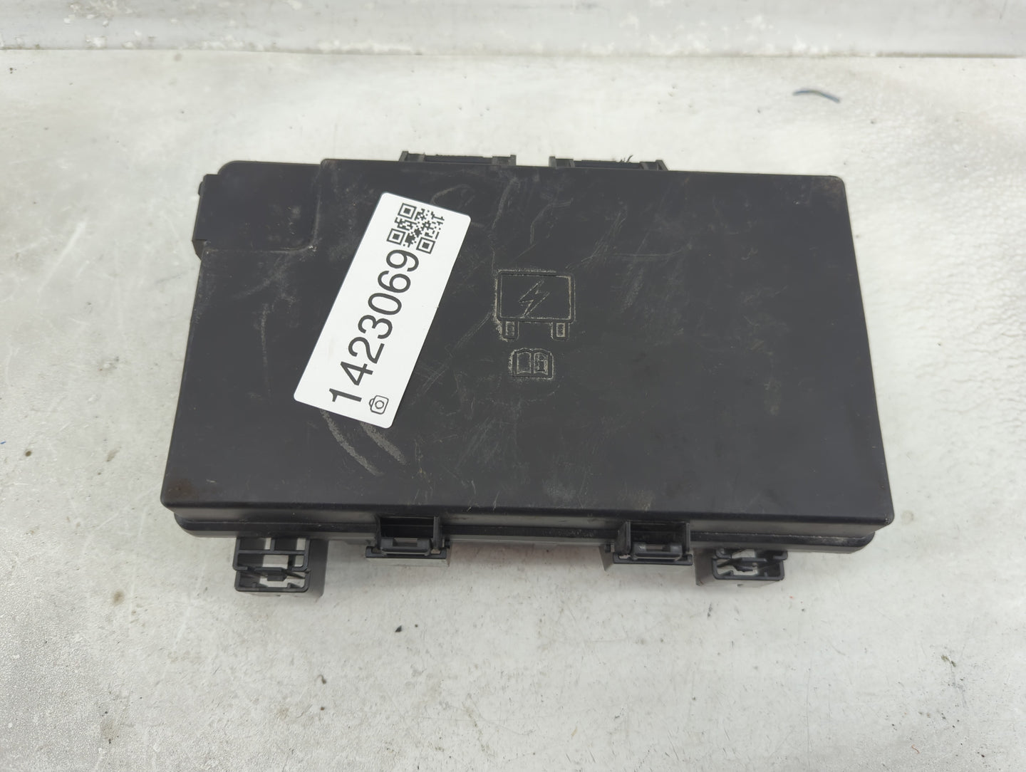 2020 Dodge Durango Fusebox Fuse Box Panel Relay Module P/N:7140-1980-30 Fits OEM Used Auto Parts - Oemusedautoparts1.com